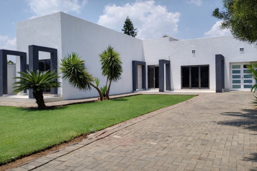 4 Bedroom Property for Sale in Oos Einde North West